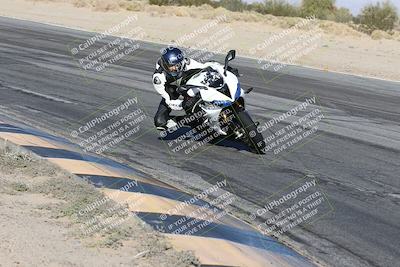 media/Dec-01-2025-Moto Forza (Mon) [[2daa91e15f]]/3-Beginner Group/Session 4 (Turn 10 Inside)/